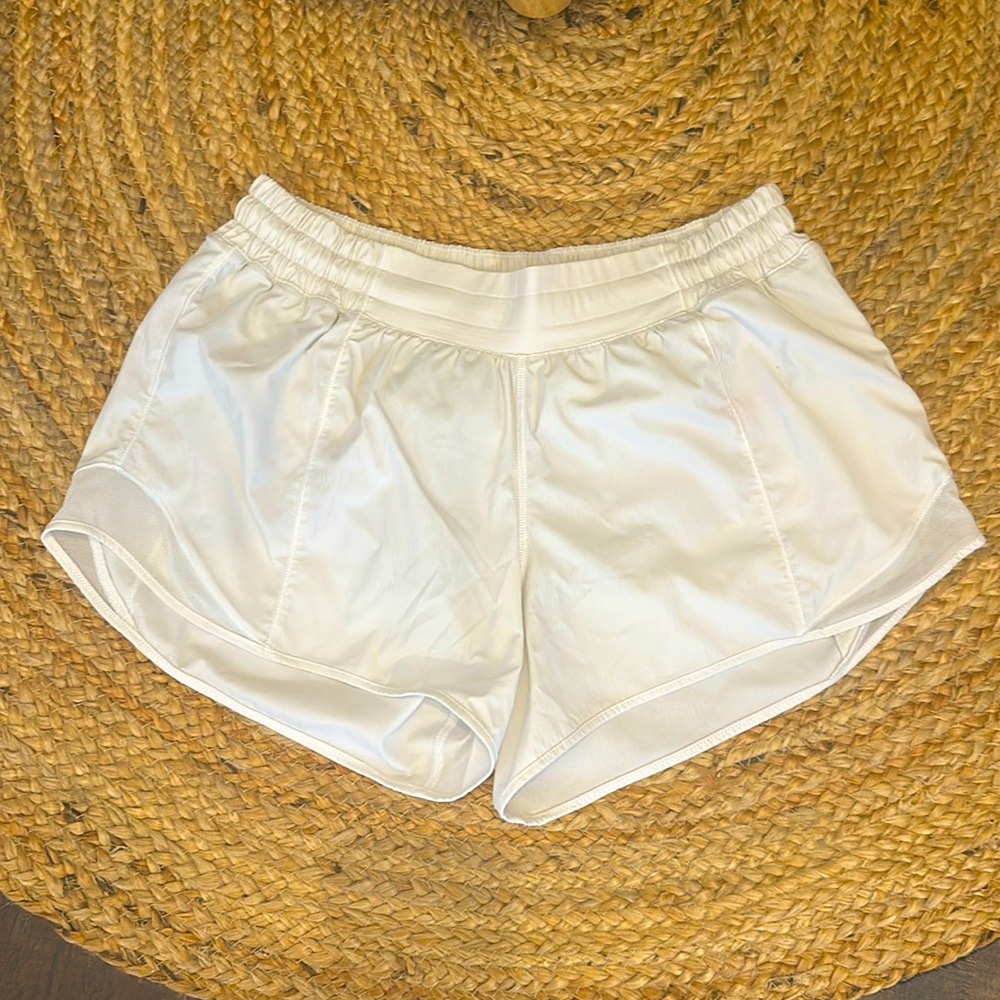 Lululemon Hotty Hot Low Rise 4” short